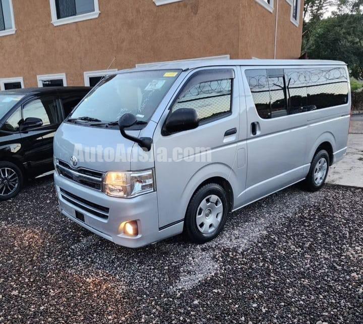 2013 Toyota Hiace