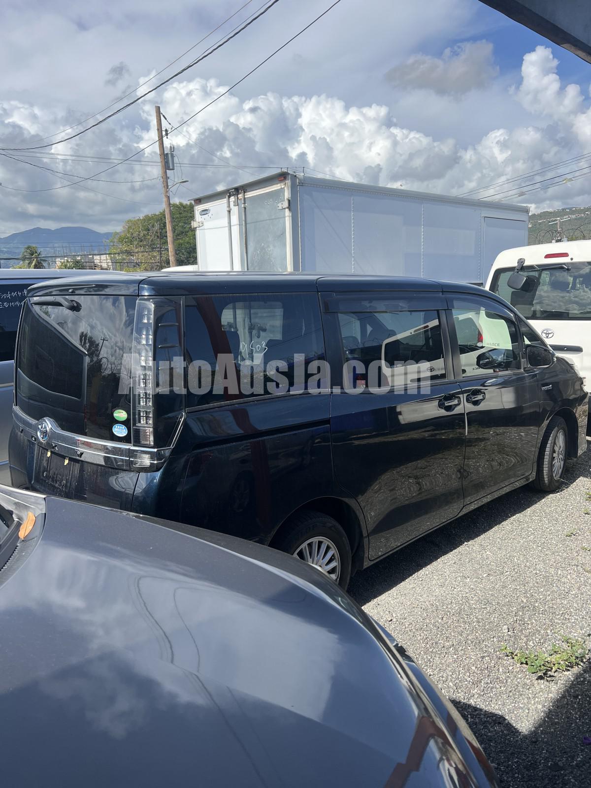 2015 Toyota Voxy
